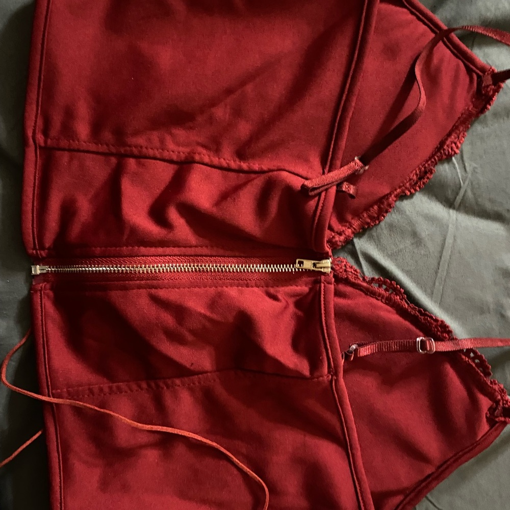 Red Lace Crop Top - Picture 2 of 3